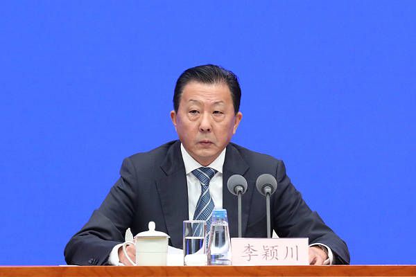 弟弟借机开溜